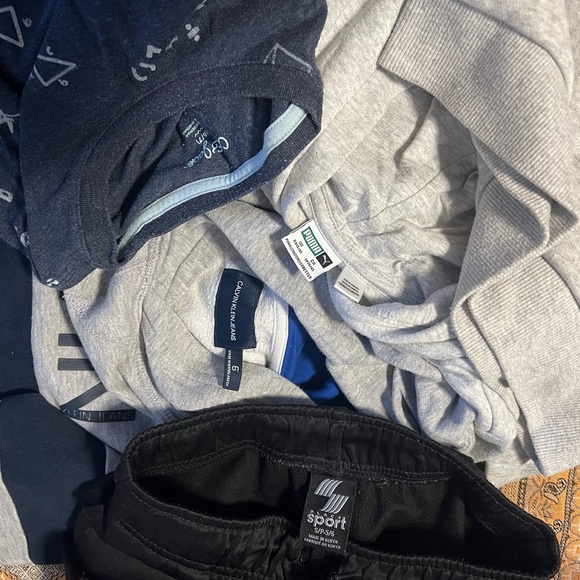 5 pc hoodie and sweatpant set and shirt size 5t - Picture 12 of 12